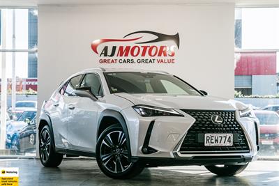 2023 Lexus UX 250h - Thumbnail