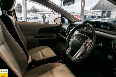 2014 Toyota Aqua - Thumbnail