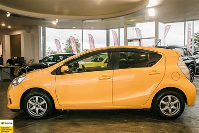 2014 Toyota Aqua - Thumbnail