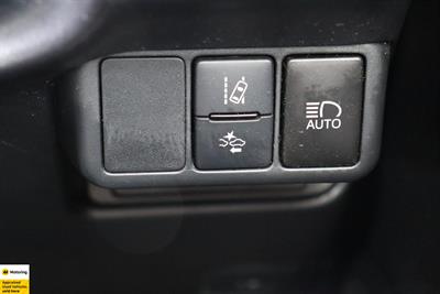 2016 Toyota Aqua - Thumbnail