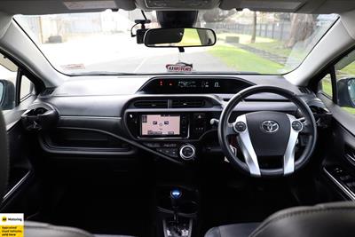 2016 Toyota Aqua - Thumbnail