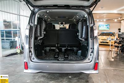 2016 Toyota Vellfire - Thumbnail