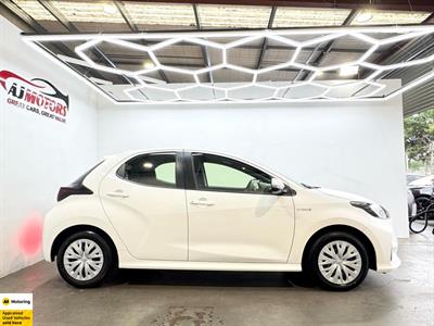 2022 Toyota Yaris - Thumbnail