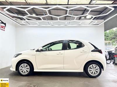 2022 Toyota Yaris - Thumbnail