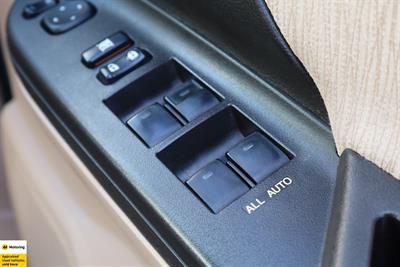 2012 Toyota Alphard - Thumbnail
