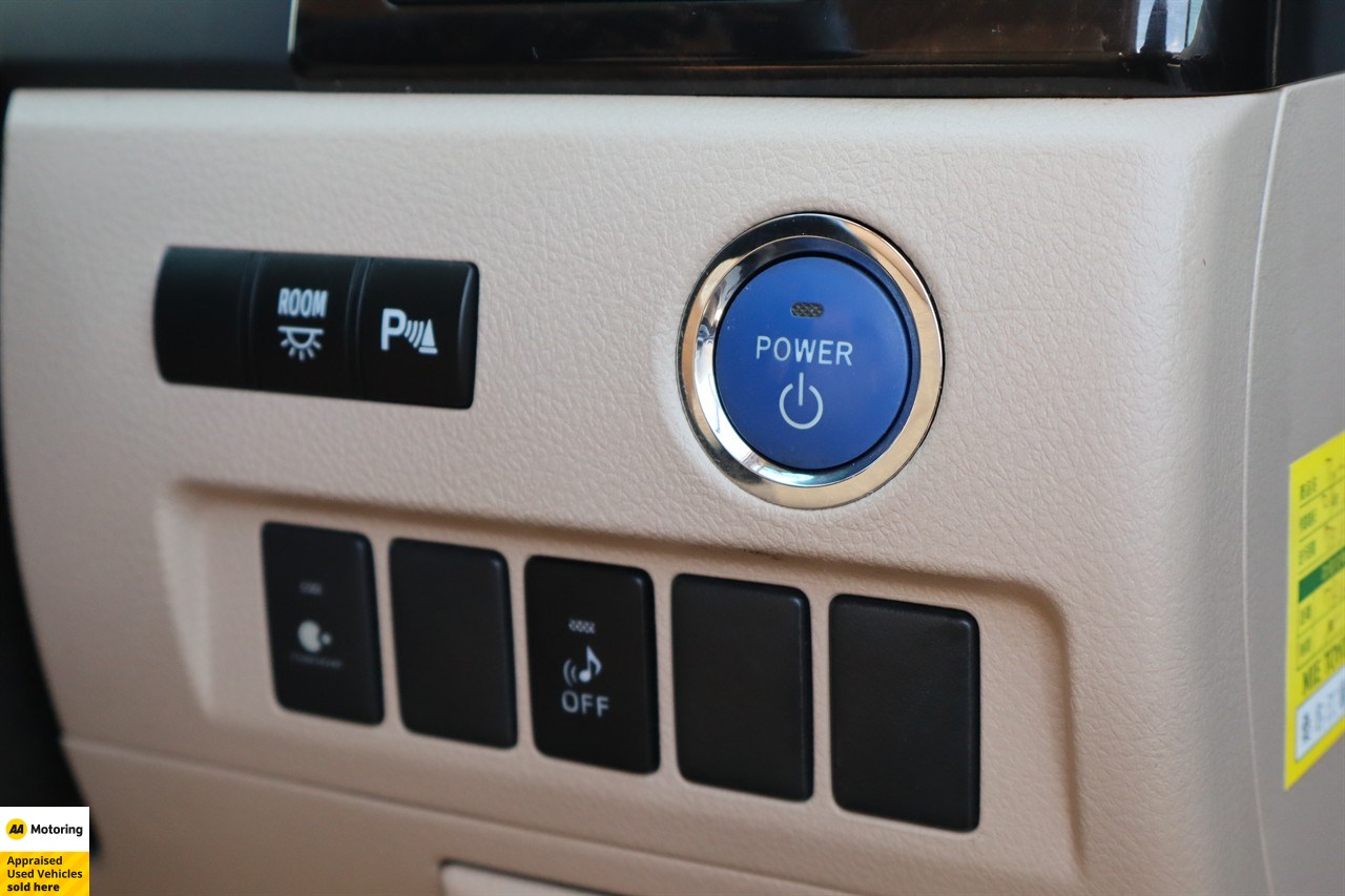 2012 Toyota Alphard