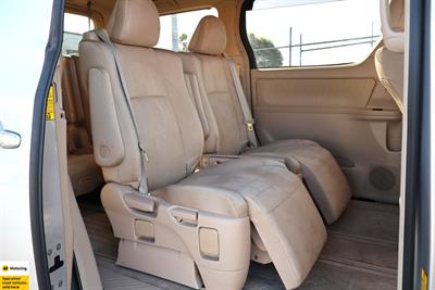 2012 Toyota Alphard - Thumbnail