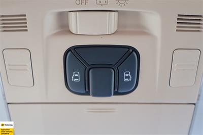 2012 Toyota Alphard - Thumbnail