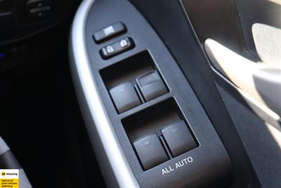 2014 Toyota Prius - Thumbnail