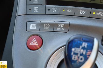 2014 Toyota Prius - Thumbnail