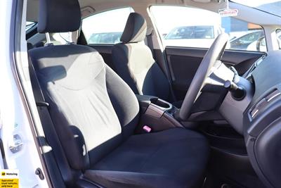 2014 Toyota Prius - Thumbnail