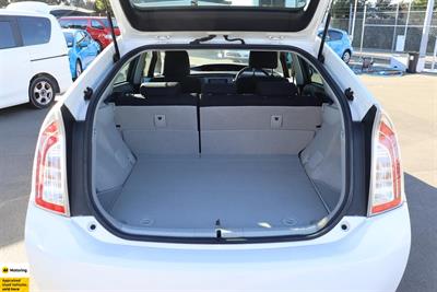 2014 Toyota Prius - Thumbnail
