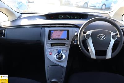 2014 Toyota Prius - Thumbnail