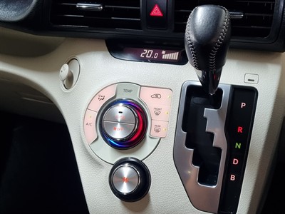 2015 Toyota Sienta - Thumbnail