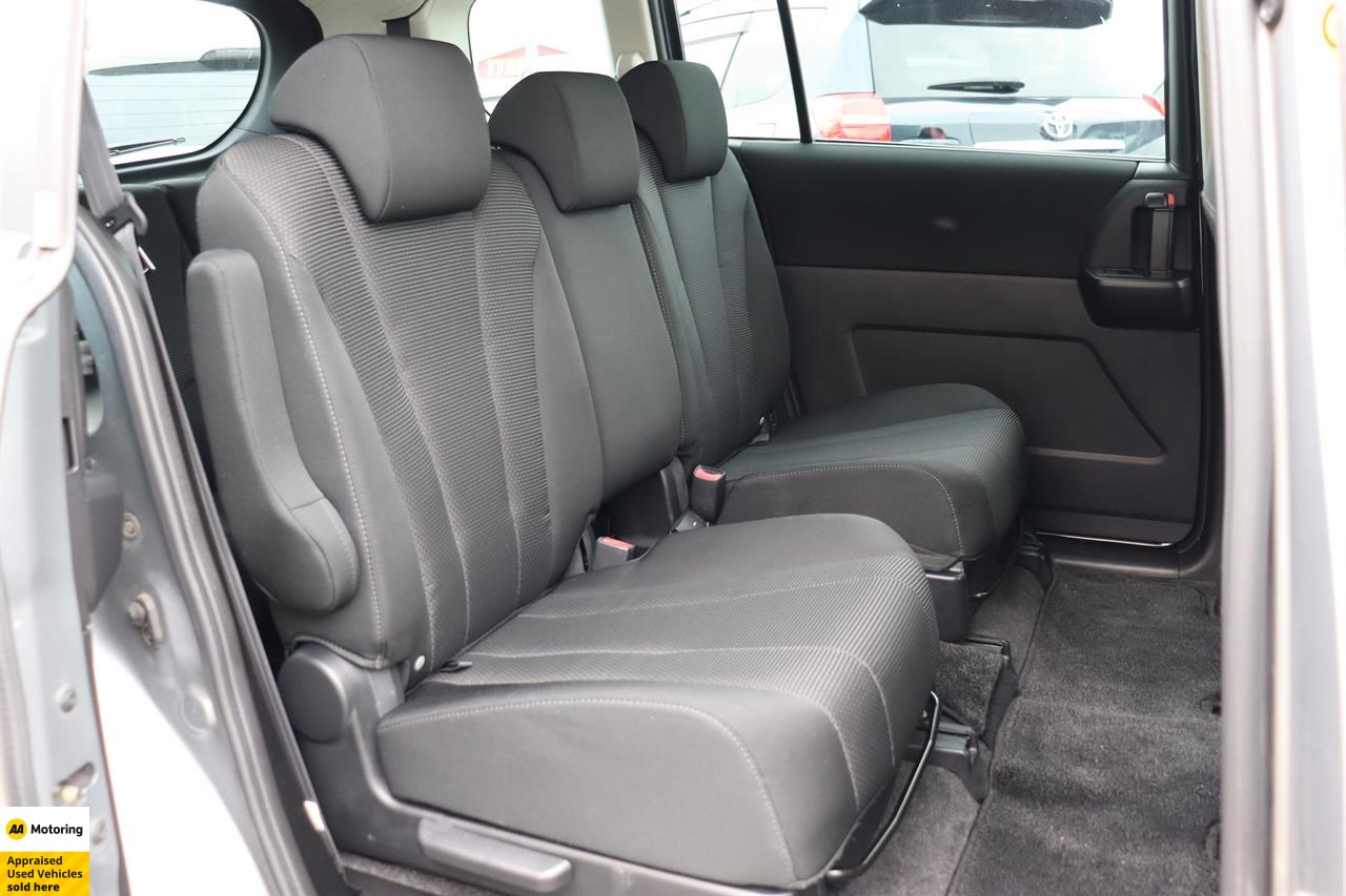 2015 Mazda Premacy