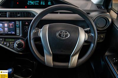 2014 Toyota Aqua - Thumbnail