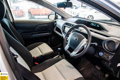 2014 Toyota Aqua - Thumbnail