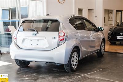2014 Toyota Aqua - Thumbnail
