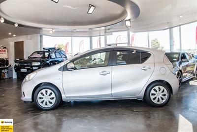 2014 Toyota Aqua - Thumbnail
