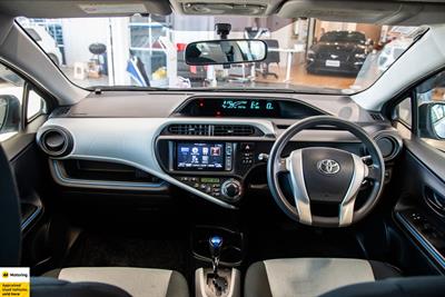 2014 Toyota Aqua - Thumbnail