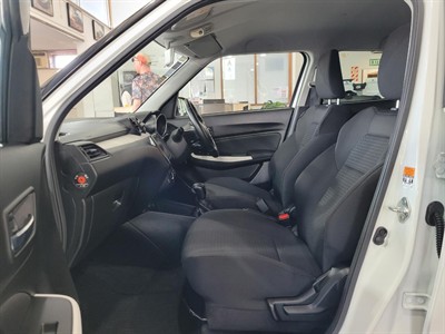 2021 Suzuki Swift - Thumbnail