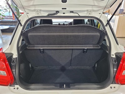 2021 Suzuki Swift - Thumbnail