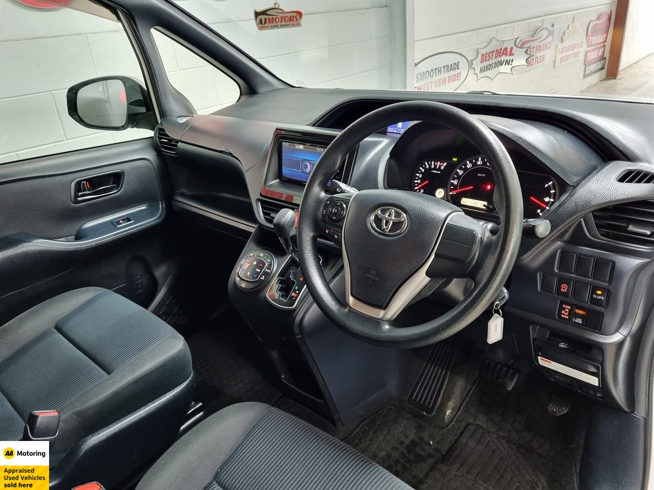 2016 Toyota Voxy