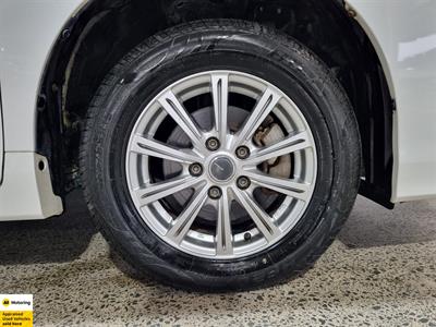 2016 Toyota Voxy - Thumbnail