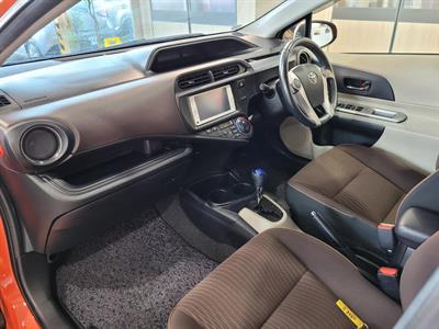 2013 Toyota Aqua - Thumbnail