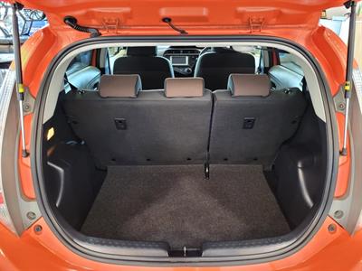2013 Toyota Aqua - Thumbnail