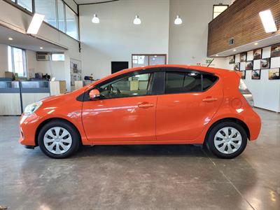 2013 Toyota Aqua - Thumbnail
