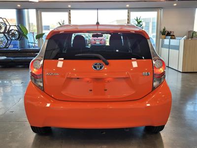 2013 Toyota Aqua - Thumbnail