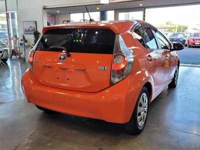 2013 Toyota Aqua - Thumbnail