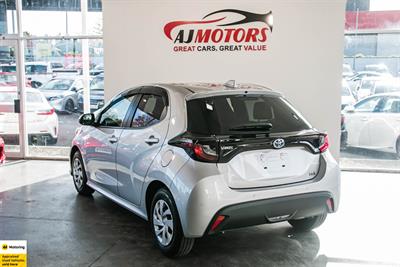 2021 Toyota Yaris - Thumbnail