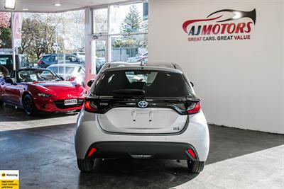 2021 Toyota Yaris - Thumbnail