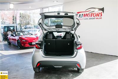 2021 Toyota Yaris - Thumbnail