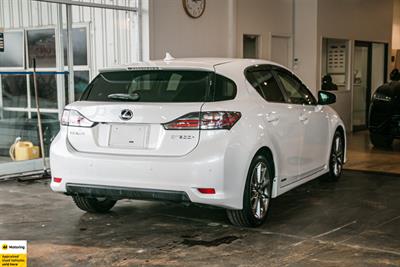 2013 Lexus CT 200h - Thumbnail