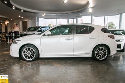 2013 Lexus CT 200h - Thumbnail