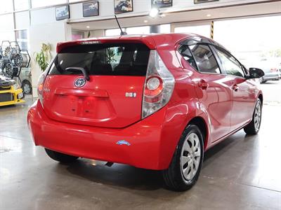 2013 Toyota Aqua - Thumbnail