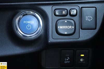 2013 Toyota Aqua - Thumbnail