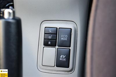 2013 Toyota Aqua - Thumbnail