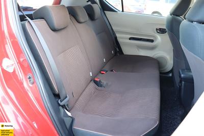 2013 Toyota Aqua - Thumbnail