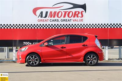 2013 Toyota Aqua - Thumbnail