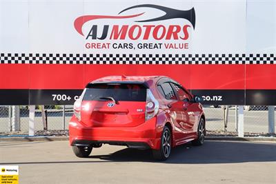 2013 Toyota Aqua - Thumbnail