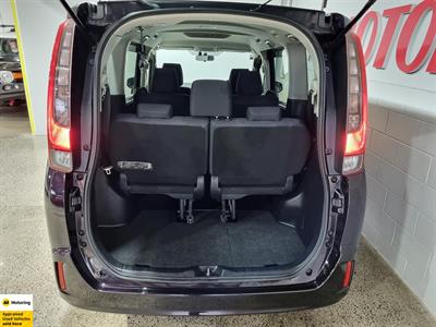 2014 Toyota Noah - Thumbnail