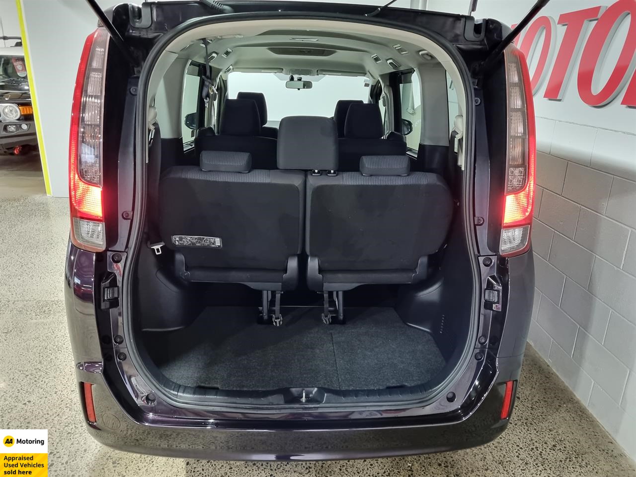 2014 Toyota Noah