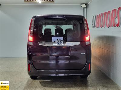 2014 Toyota Noah - Thumbnail