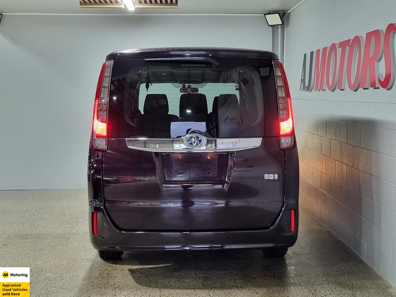 2014 Toyota Noah