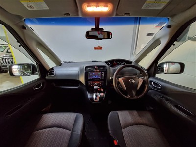 2015 Nissan Serena - Thumbnail