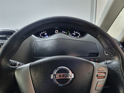 2015 Nissan Serena - Thumbnail